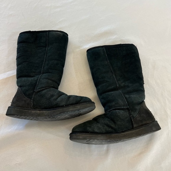 UGG Women's Classic Tall Boot, Black, Size 8 - Picture 3 of 5